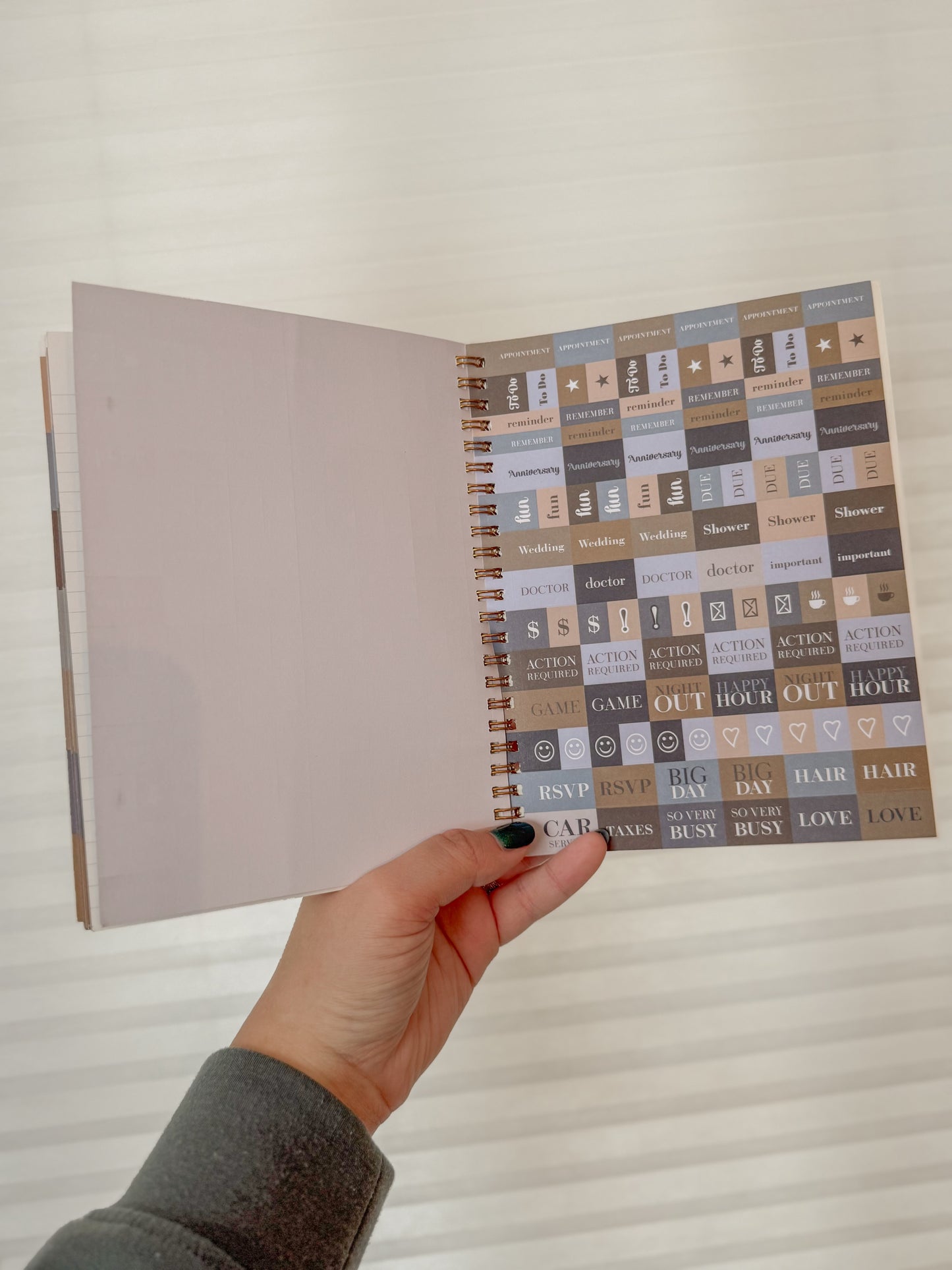 La Champagne Year Weekly Monthly Planner