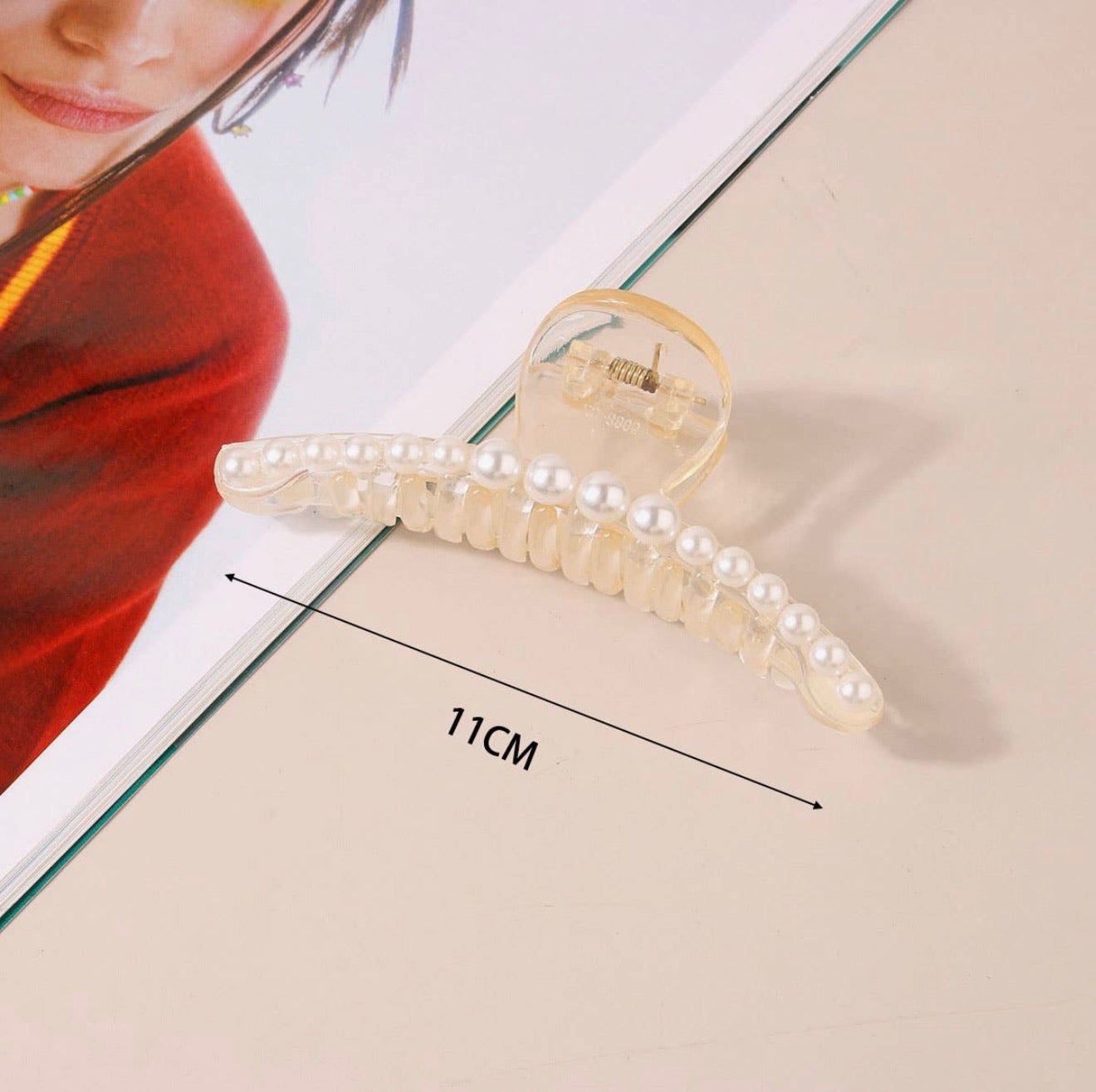 Pearl Hair Claw Clip