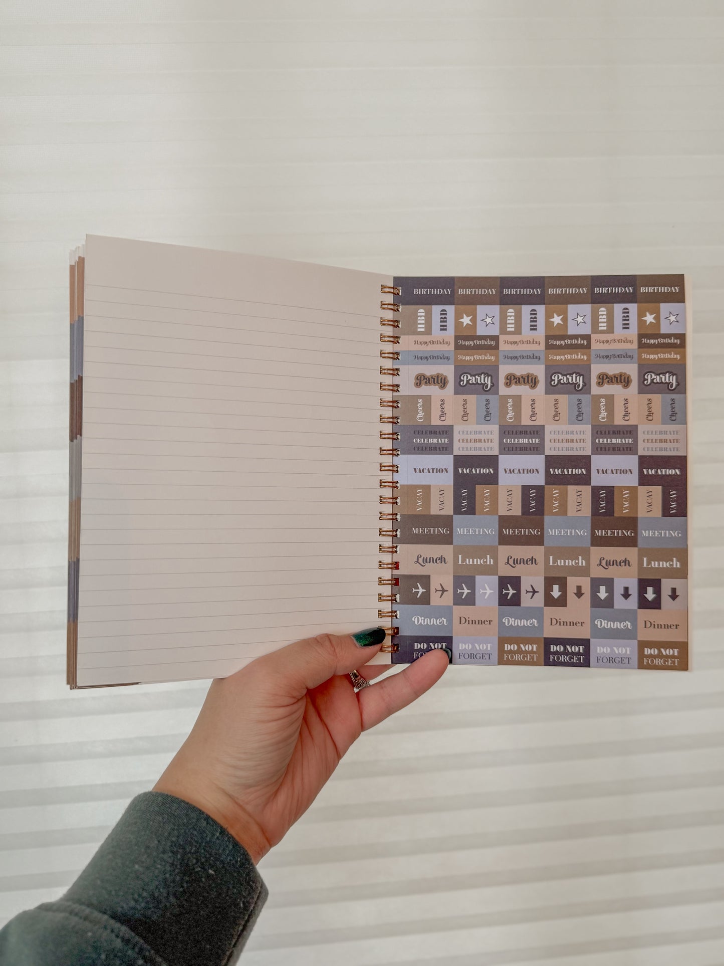 La Champagne Year Weekly Monthly Planner