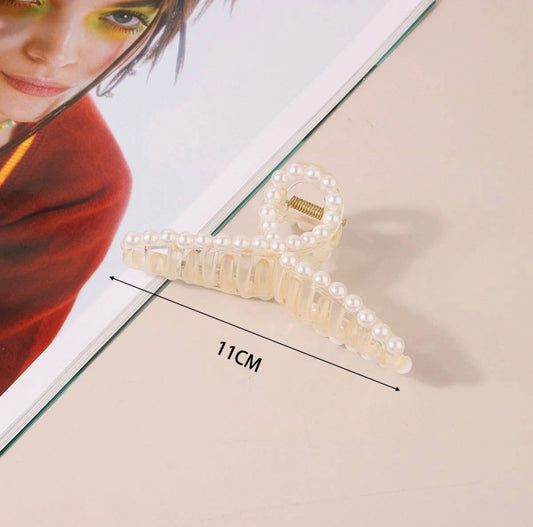 Pearl Hair Claw Clip